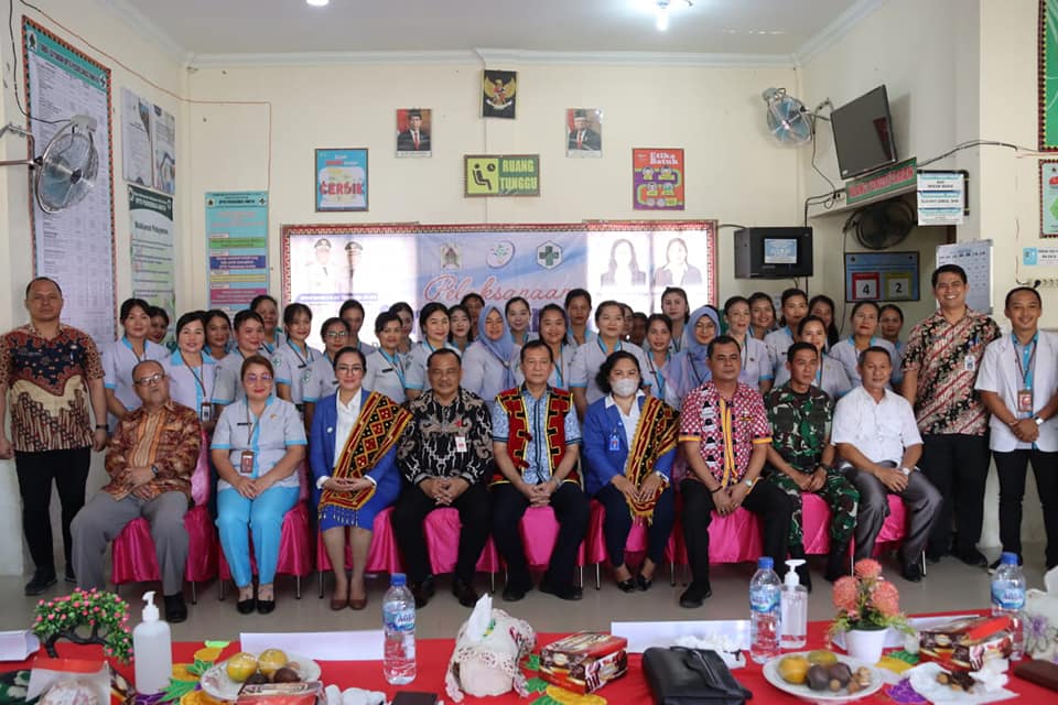 WAKIL BUPATI NIAS UTARA MENGHADIRI PELAKSANAAN SURVEY RE-AKREDITASI UPTD PUSKESMAS AWA'AI KABUPATEN NIAS UTARA.