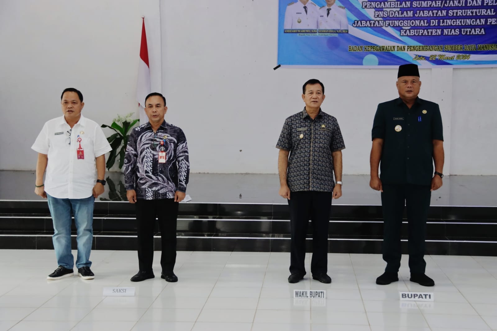BUPATI NIAS UTARA LANTIK PNS PADA JABATAN STRUKTURAL DAN JABATAN FUNGSIONAL
