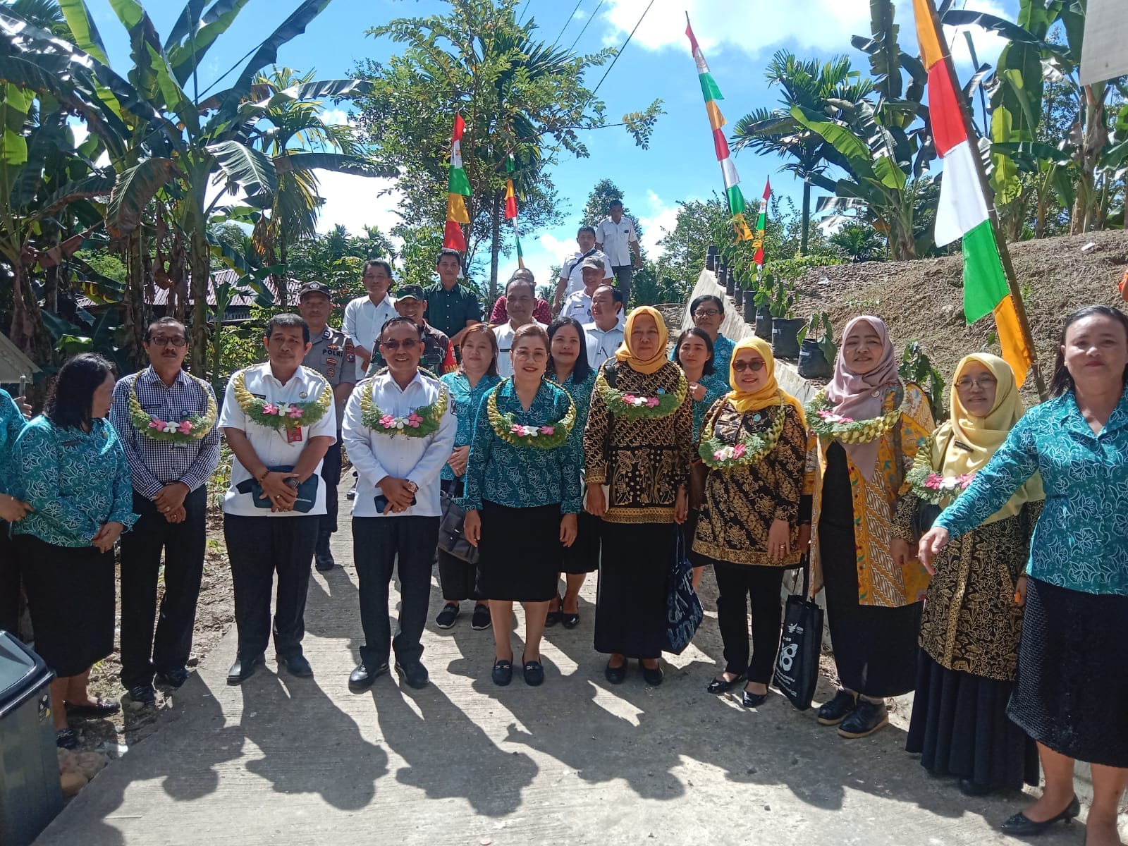 TIM PENGGERAK PKK DAN OPD PROVINSI SUMATERA UTARA MONITORING KATEGORI PELAKSANA UP2K (USAHA PENINGKATAN PENDAPATAN KELUARGA) PKK TAHUN 2024 DI DESA LAURU LAHEWA, KECAMATAN AFULU, KABUPATEN NIAS UTARA.