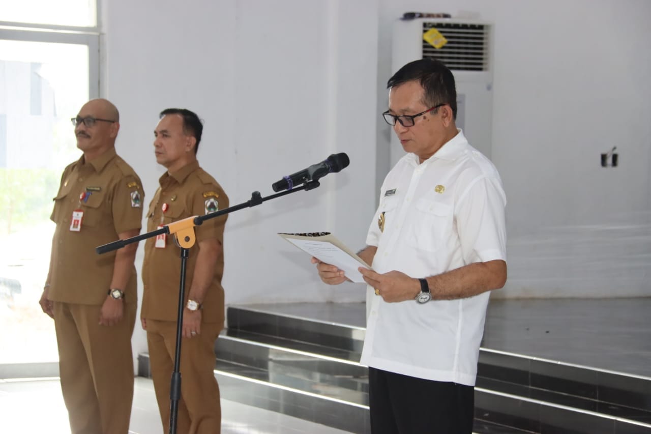 PENGUKUHAN PEJABAT PIMPINAN TINGGI PRATAMA, PEJABAT ADMINISTRATOR, PEJABAT PENGAWAS DAN PEJABAT FUNGSIONAL DI LINGKUNGAN PEMERINTAH KABUPATEN NIAS UTARA