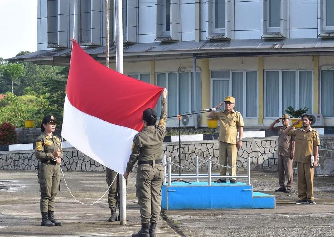 UPACARA PENAIKAN BENDERA MERAH PUTIH LINGKUP PEMERINTAH KABUPATEN NIAS UTARA
