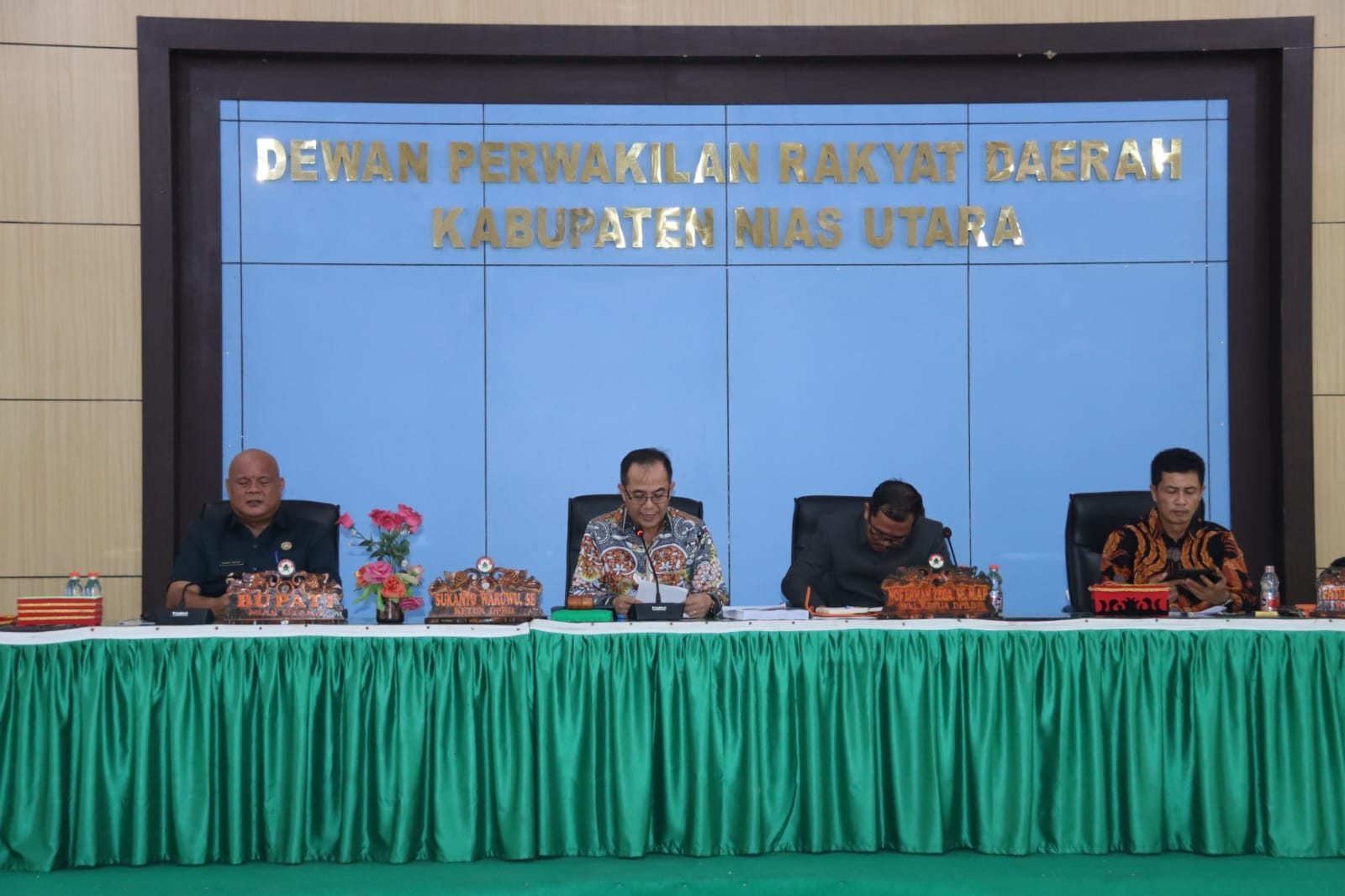RAPAT PARIPURNA DPRD KABUPATEN NIAS UTARA TENTANG PENYAMPAIAN NOTA PENGANTAR LAPORAN KETERANGAN PERTANGGUNGJAWABAN (LKPj) BUPATI NIAS UTARA AKHIR TAHUN ANGGARAN 2023