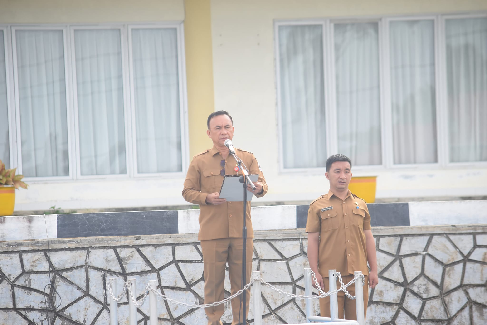 UPACARA PENAIKAN BENDERA LINGKUP PEMERINTAHAN KABUPATEN NIAS UTARA